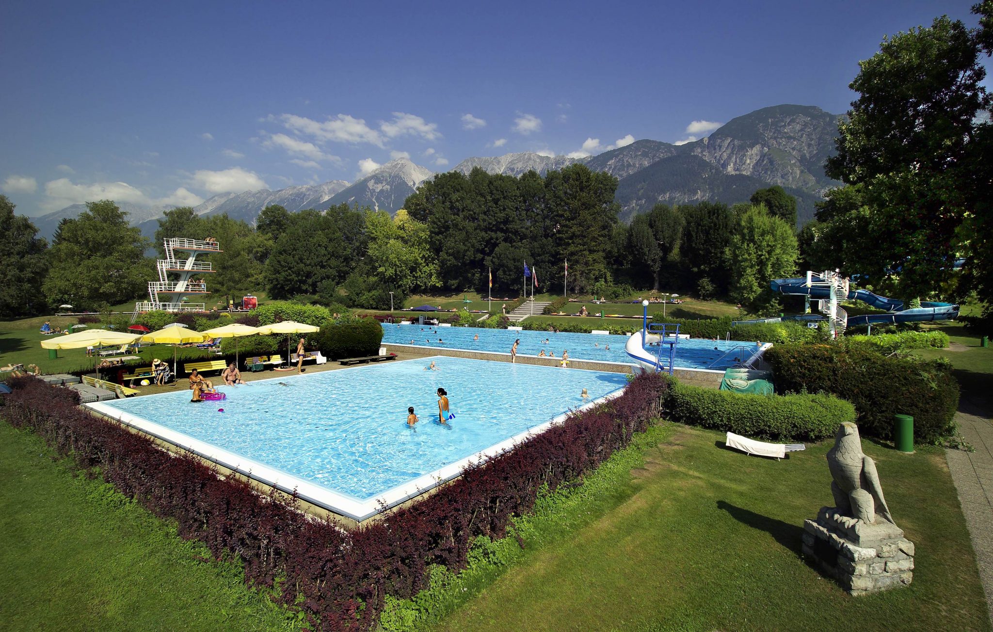 Schwimmbad Hall in Tirol