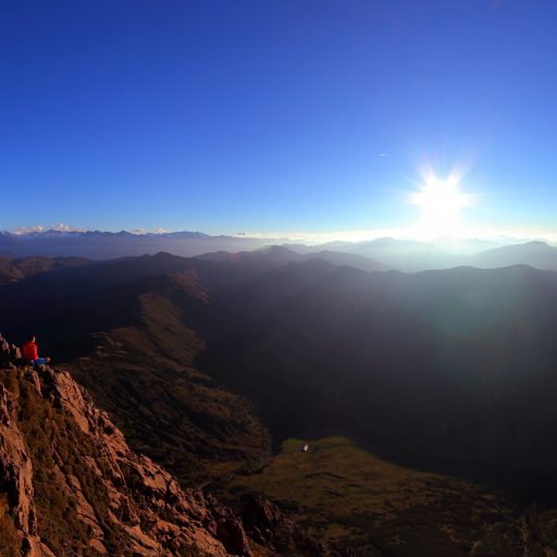 mann_geniesst_atemberaubende_aussicht_wildkogel_arena