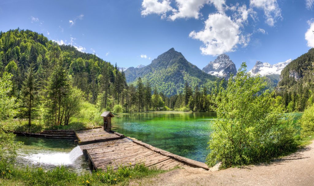 Blick auf den Schiederweiher und das Tote Gebirge in Hinterstoder, Urlaubsregion Pyhrn-Priel.