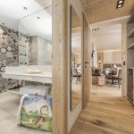 blick_in_die_49er_zirben_familysuite_alpina_zillertal