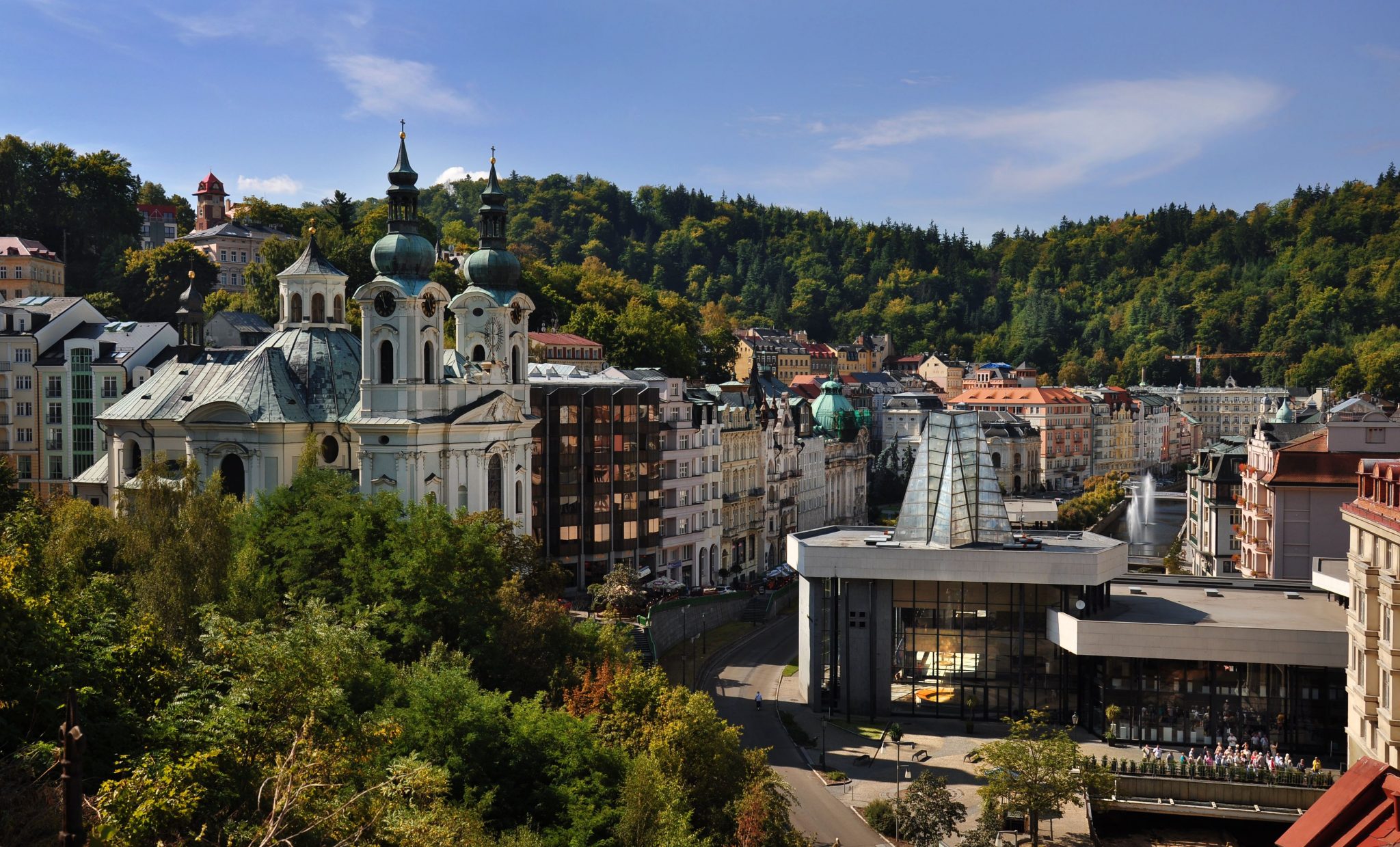 Karlsbad_Vridlo heisse Quellen_Maria Magdalena Kirche_Ladislav Renner_CzechTourism