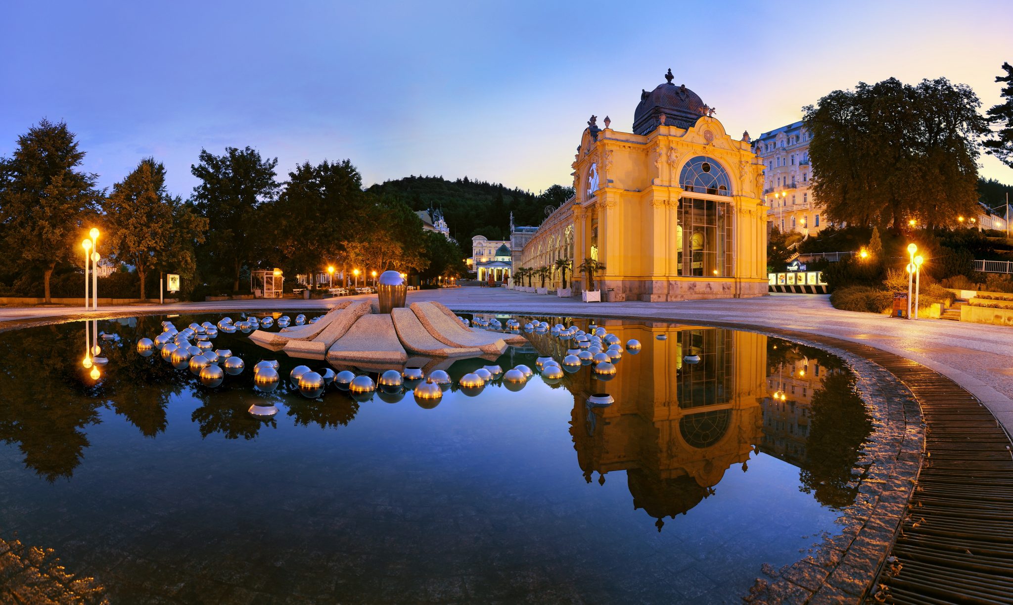 Marienbad_Singende Fontaene mit Kolonade_Ladislav Renner_CzechTourism