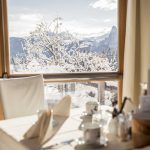 blick_in_die_winterlandschaft_beim_fruehstueck_hotel_tann