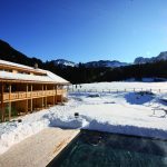 outdoorpool_im_winter_tirler-dolomites_living_hotel