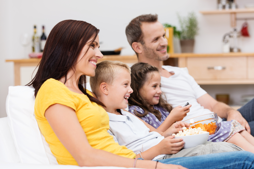 Familie mit snacks