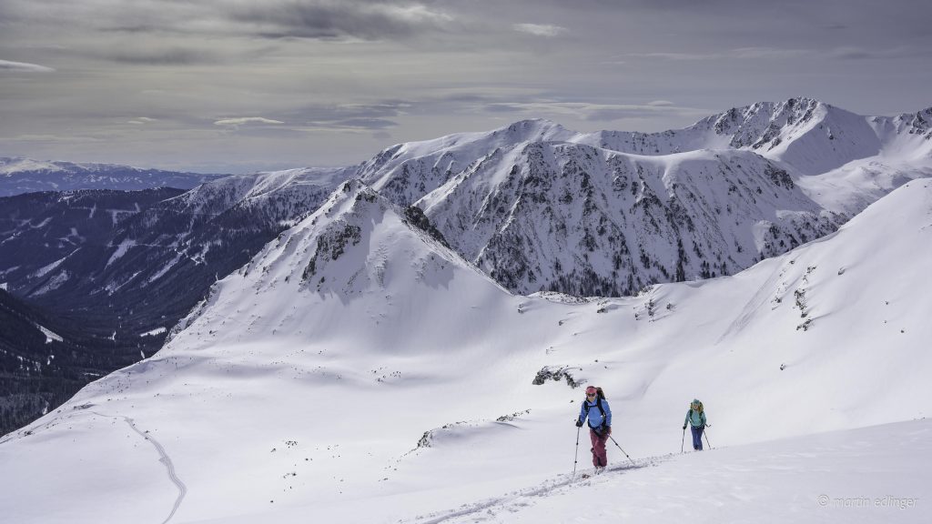 Skitouren sind derzeit voll im Trend, daher geben die Naturfreunde Österreich Sicherheitstipps.