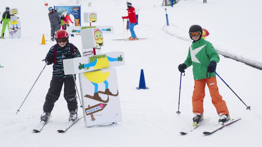 spielend_skifahren_lernen_c_schoepfmandiaon.at_dachstein_west