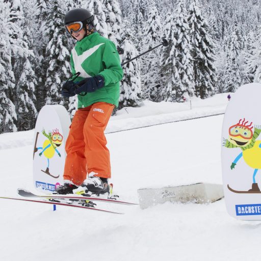 sprungschanze_fuer_kinder_c_schoepfmandiaon.at_dachstein_west