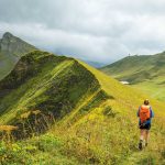 eurohike-wanderreise-baerentrek-hahnemoospass-wanderer-c-schweiz-tourismus