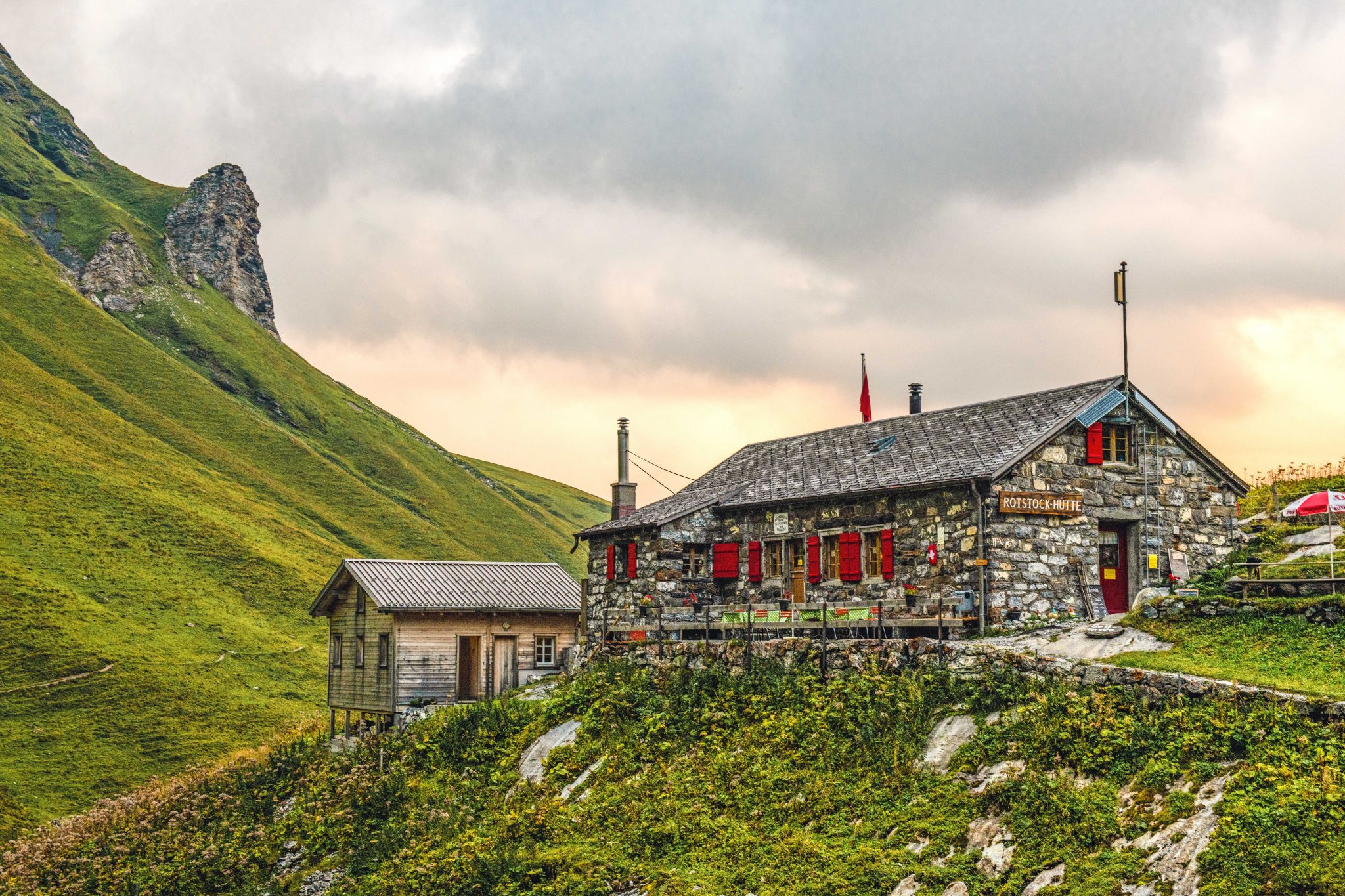 eurohike-wanderreise-baerentrek-muerren-rotstockhuette-c-schweiz-tourismus