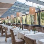 gourmetkueche_im_lichtdurchfluteten_restaurant_geniessen_naturhotel_rainer.