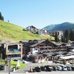 aussenansicht_im_sommer_das_alpenwelt_resort.