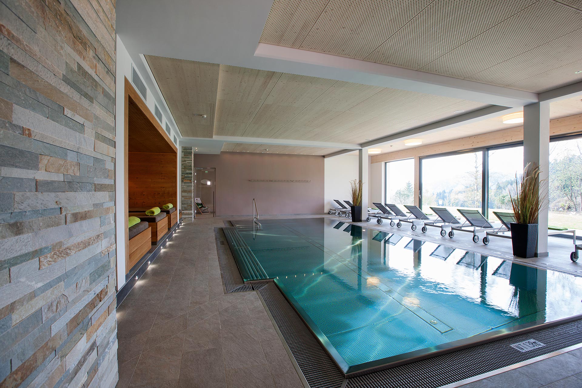 indoor_pool_naturhotel_bauernhofer_0