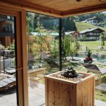 sauna_mit_blick_nach_aussen_c_youngmedia_hotel_morgenzeit