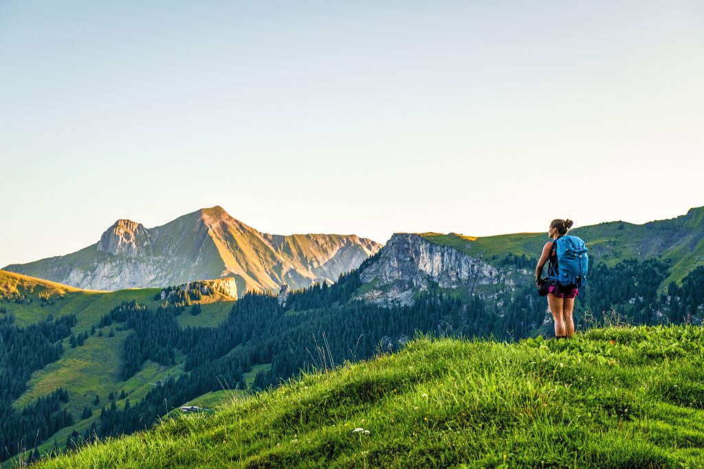 eurohike-wanderreise-baerentrek-bundalp-wanderer-c-schweiz-tourismus