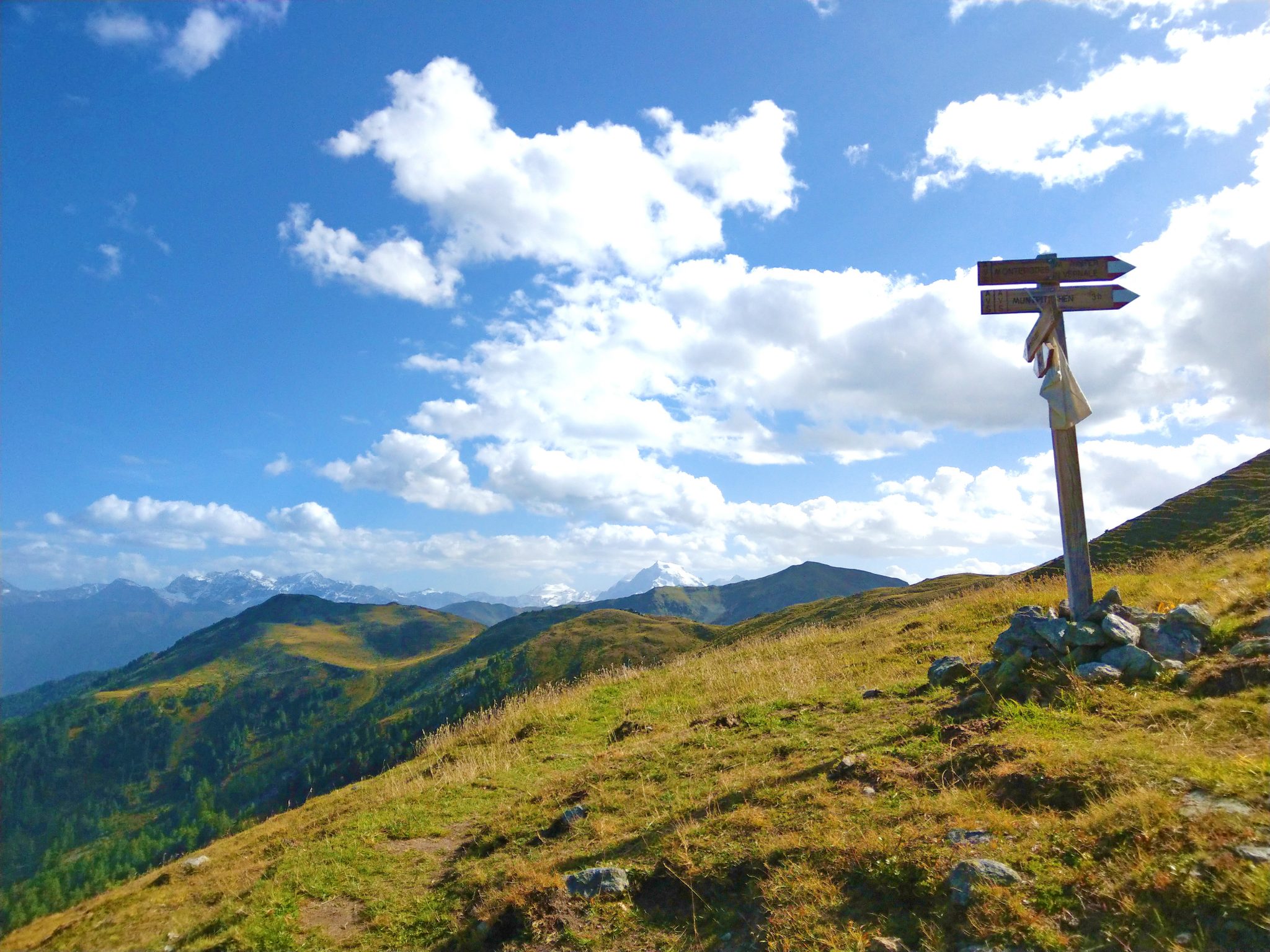 eurohike-wanderreise-panoramawandern-vinschgau-koenigsetappe-wegweiser