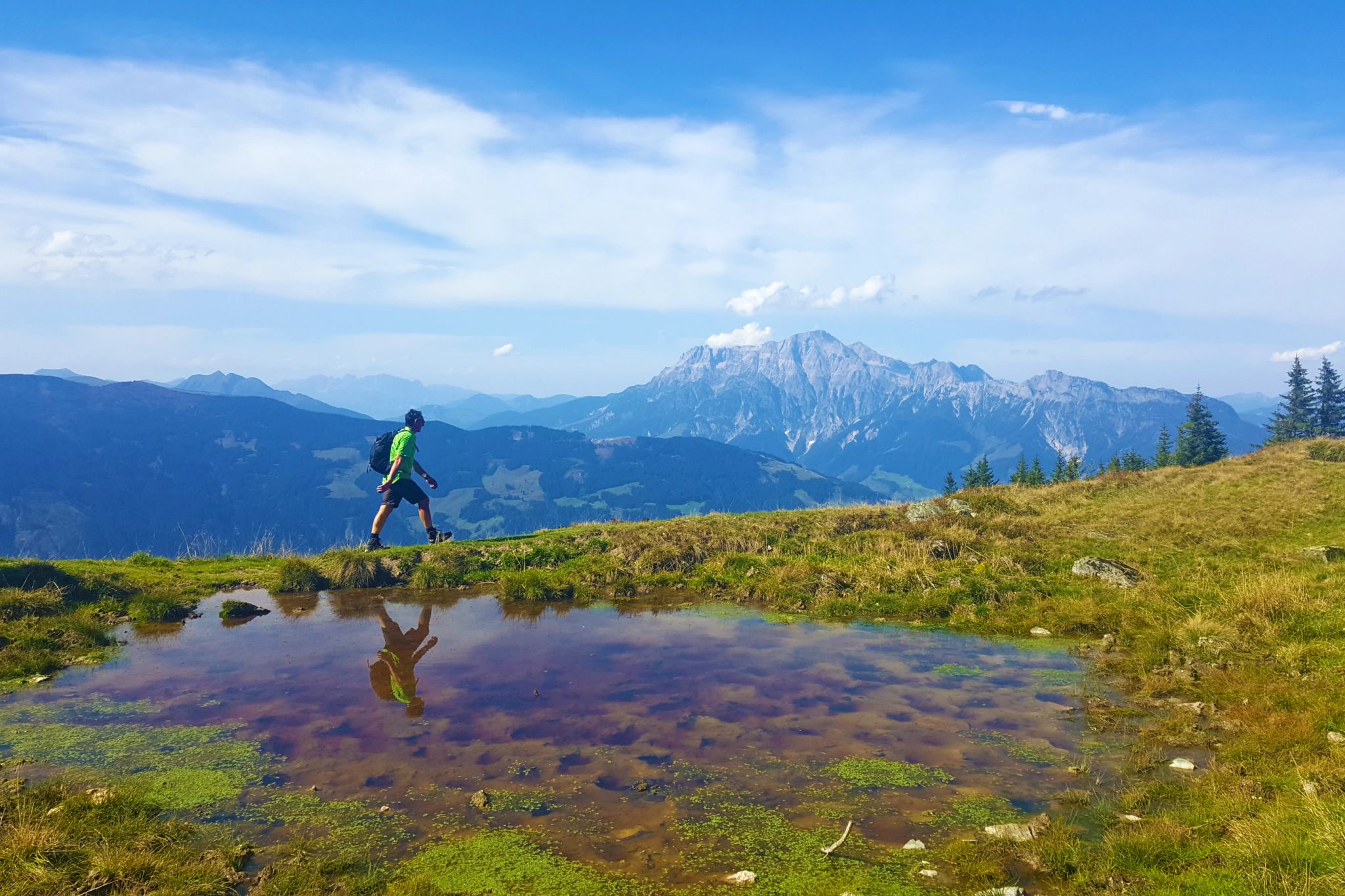 eurohike-wanderreise-salzburger-gipfel-kitzbueheler-alpen-gratwanderung-wanderer