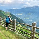 eurohike-wanderreisen-vinschgau-panoramablick-wanderer