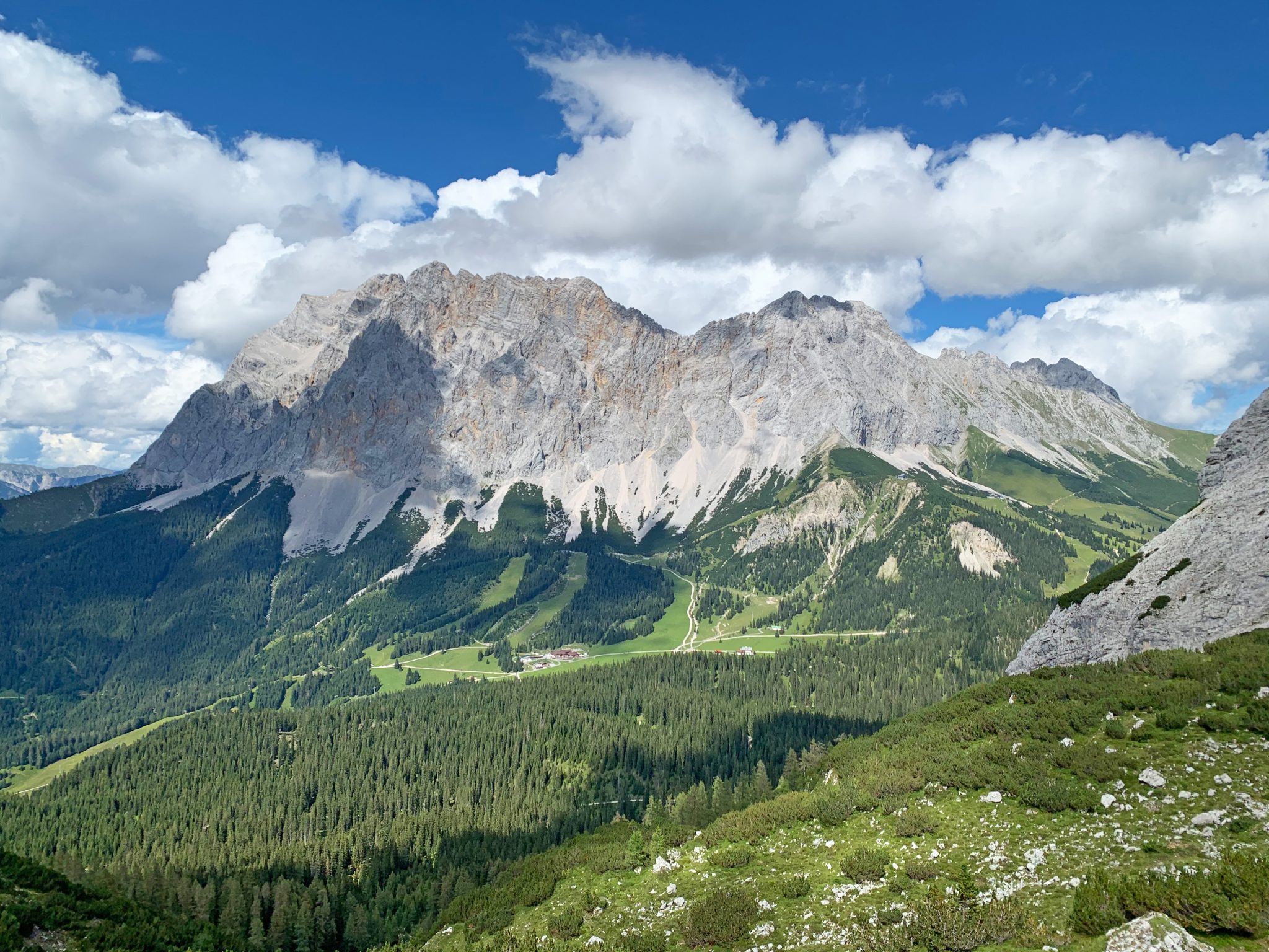 eurohike-wanderreisen-zugspitze-ausblick-zugspitze