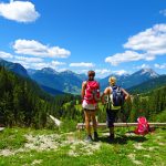 eurohike-wanderreisen-zugspitze-ehrwald-wanderer-panoramablick