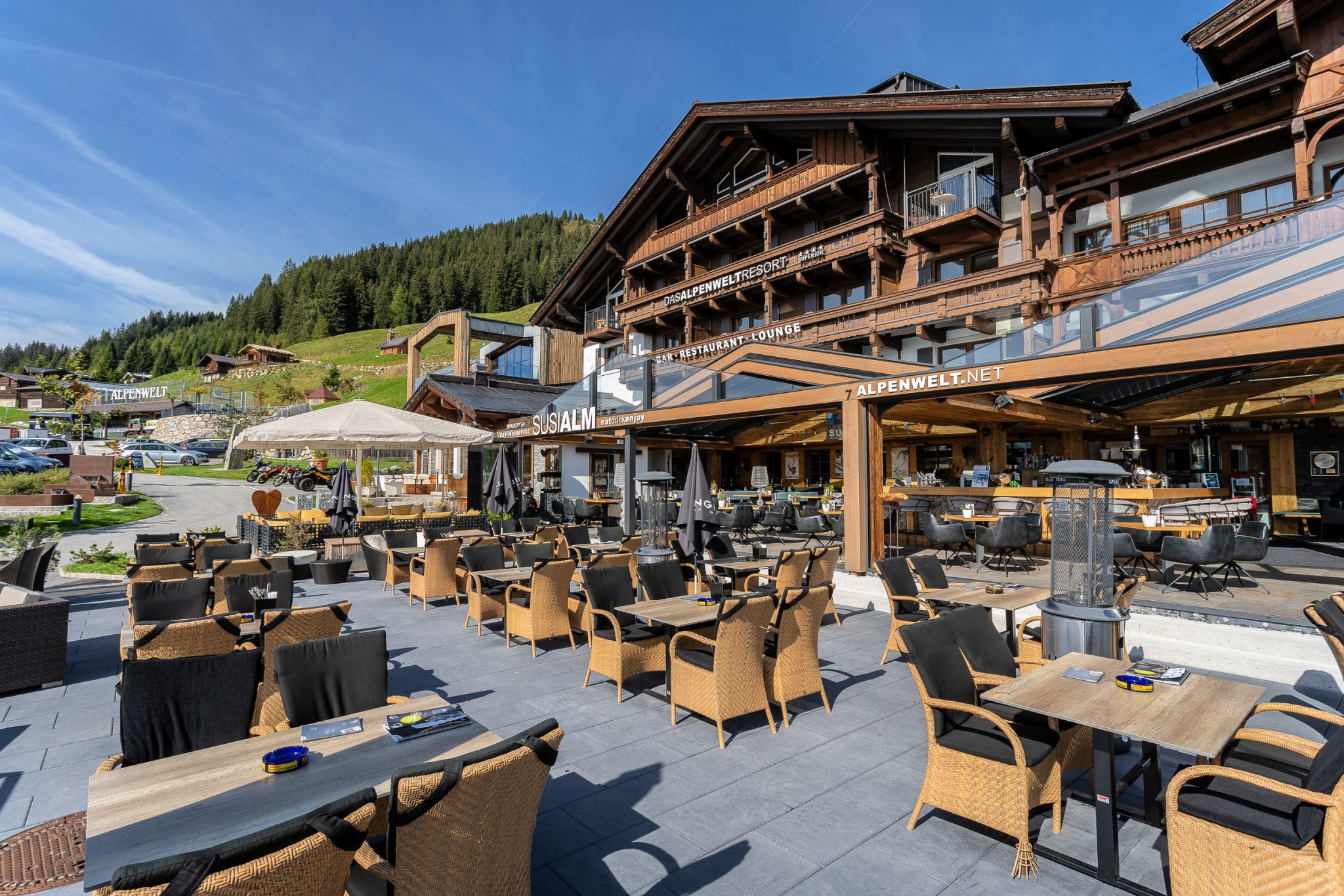 grosse_bergliebe_sound-_sonnenterrasse_das_alpenwelt_resort