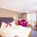 romantisches_doppelbettzimmer_parkhotel_burgmuehle