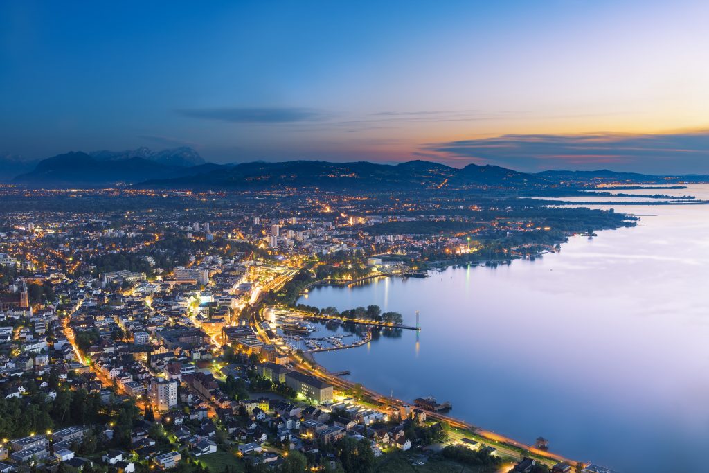 Der Bodensee ist der mit Abstand beliebteste heimische Badesee auf Instagram. Zum Stichtag 3. August 2021 waren beinahe zwei Millionen Postings dem Vorarlberger Grenzgewässer gewidmet. Das ergab eine Analyse von APA-Comm, für die nach 2018 zum zweiten Mal mehr als 120 sterreichische Badeseen bzw. deren Hashtag-Präsenz auf der sozialen Foto- und Videoplattform ausgewertet wurden. Nutzung ausschlie§lich fr redaktionelle Berichterstattung in Zusammenhang mit dem Thema der Presseaussendung