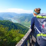 eurohike-wanderreisen-welterbesteig-wachau-donaublick-wanderin