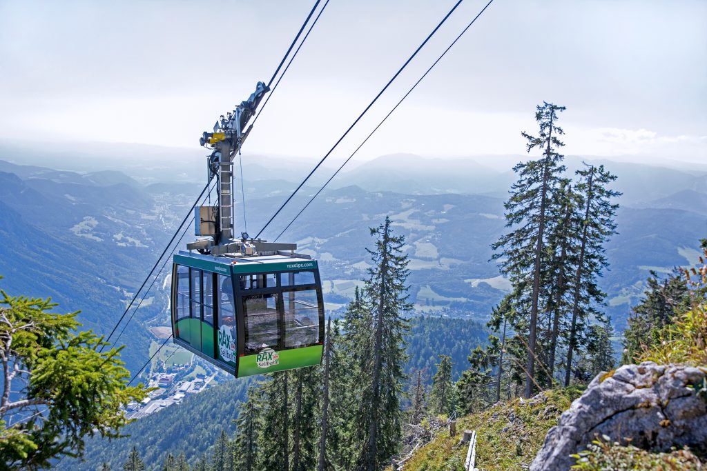 Rax-Seilbahn im Bergsommer 2024