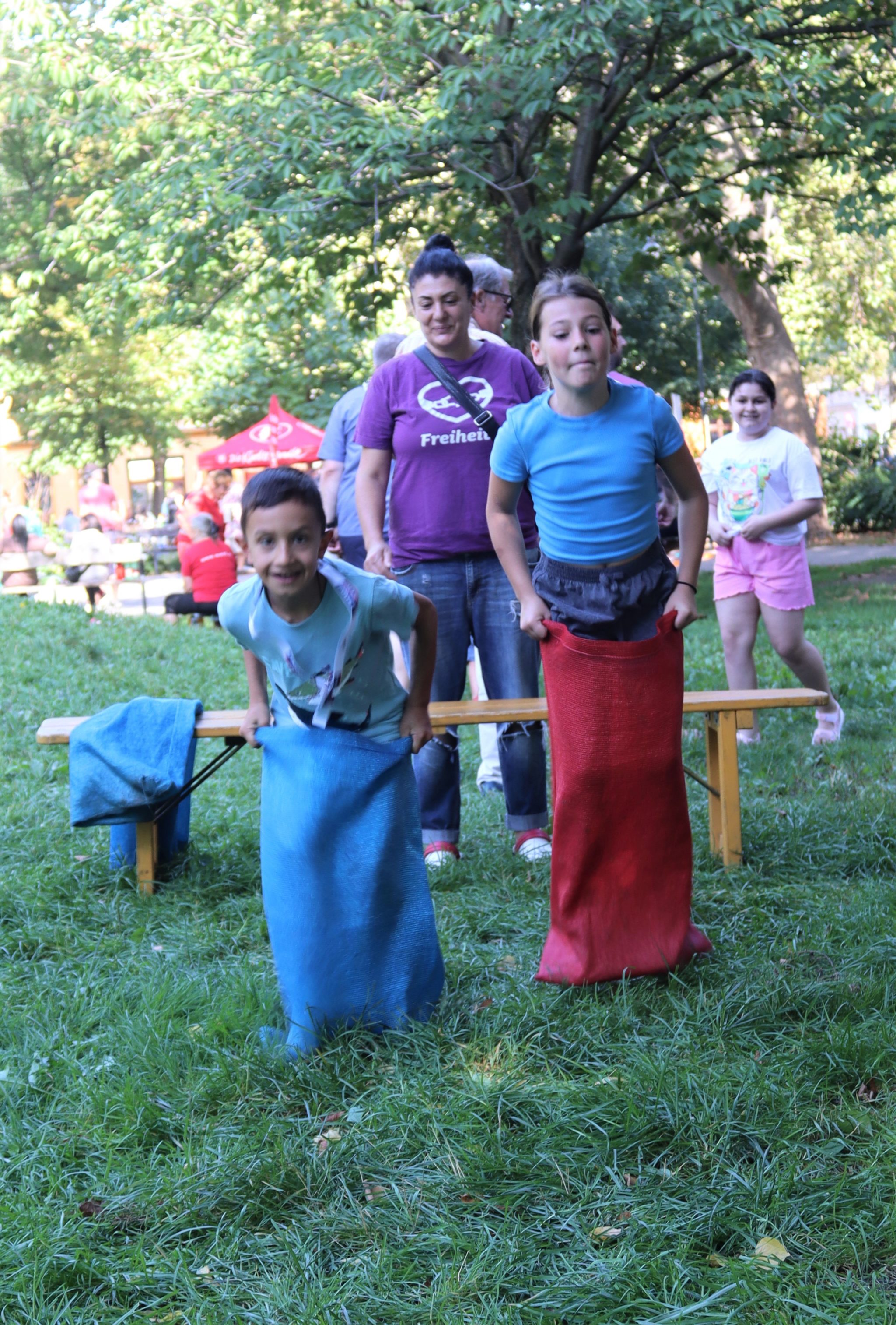 honorarfreie Veröffentlichung nur im Zusammenhang mit Festen der Kinderfreunde bei Nennung der Credits: Jödicke/Kinderfreunde