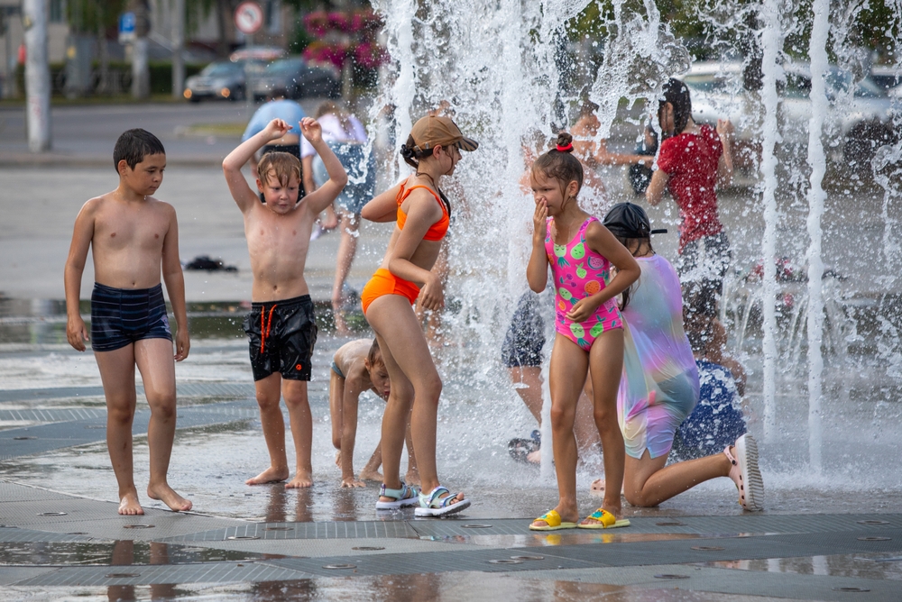 Petropavlovsk,,Kazakhstan,-,July,18,,2024:,Children,Can,Cool,Off