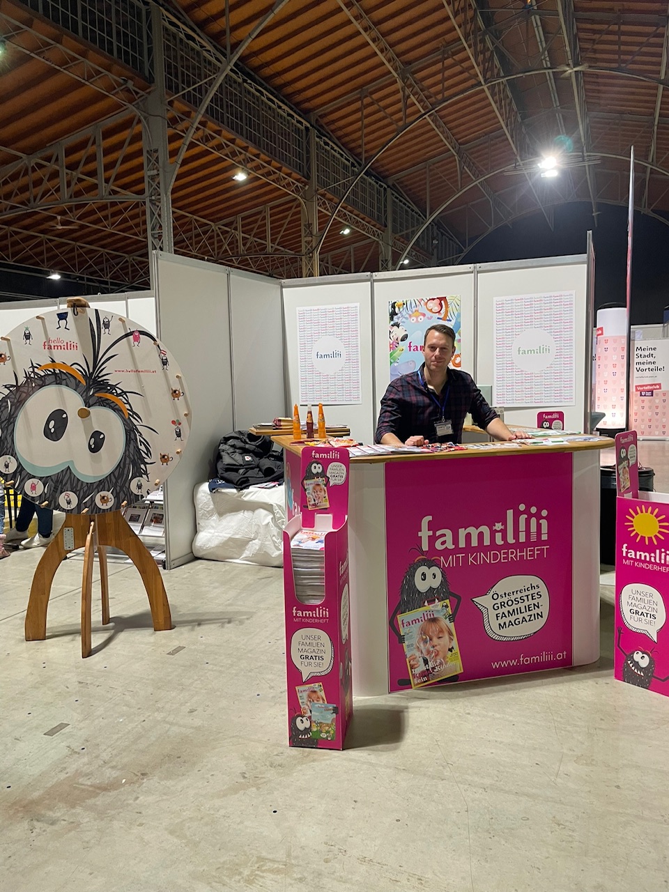 familiii Stand